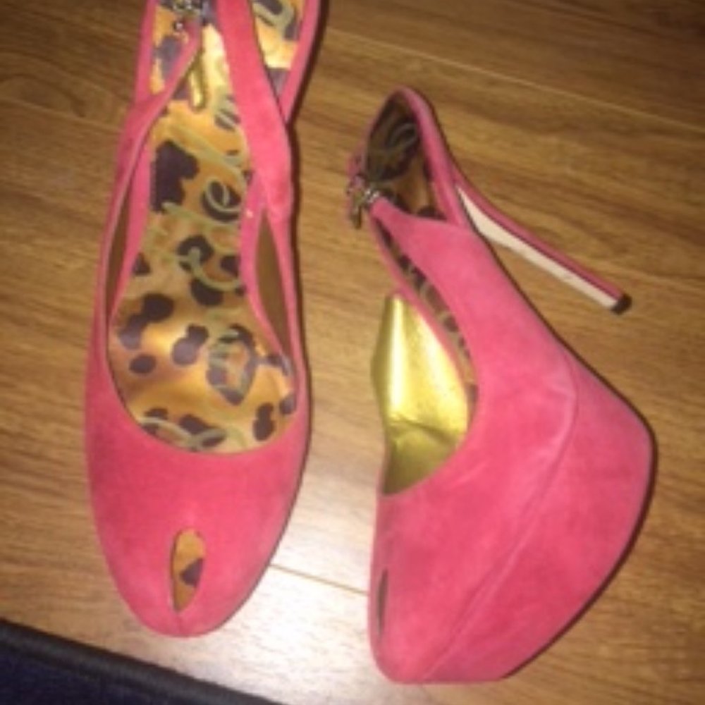 Red Platform Pumps - Picture 3 of 6